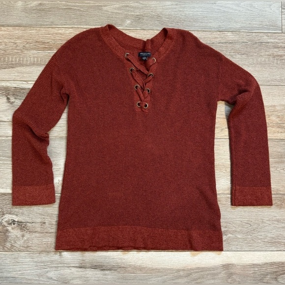 American Eagle~ Women’s Lace up Front V-Neck Brick Red Long Sleeve Sweater Small - Picture 8 of 8